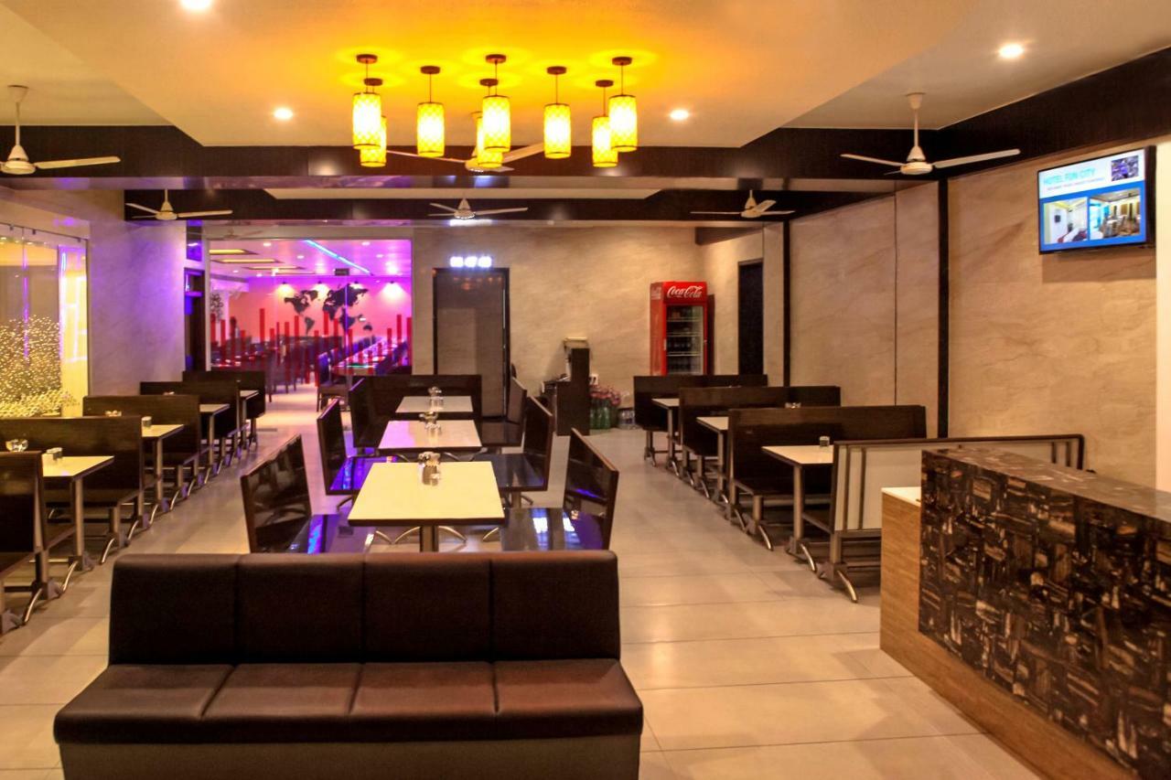 Hotel Fun City Navsari Exterior foto
