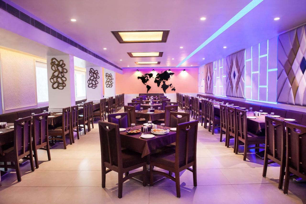 Hotel Fun City Navsari Exterior foto
